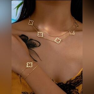 Gold Clover Necklace and Bracelet Set
